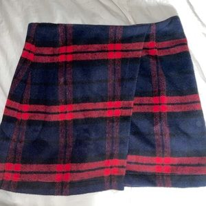 Size Small RD Style Plaid Wool Skirt. Never worn!